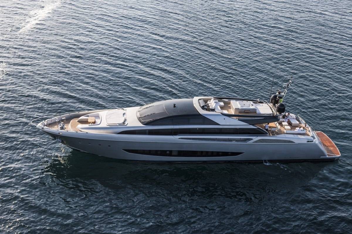 122 mythos yacht