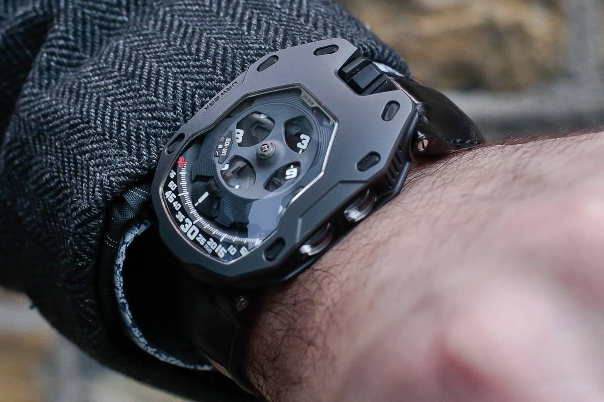 Hands-On With the Urwerk UR-105M Dark Knight - HauteTime